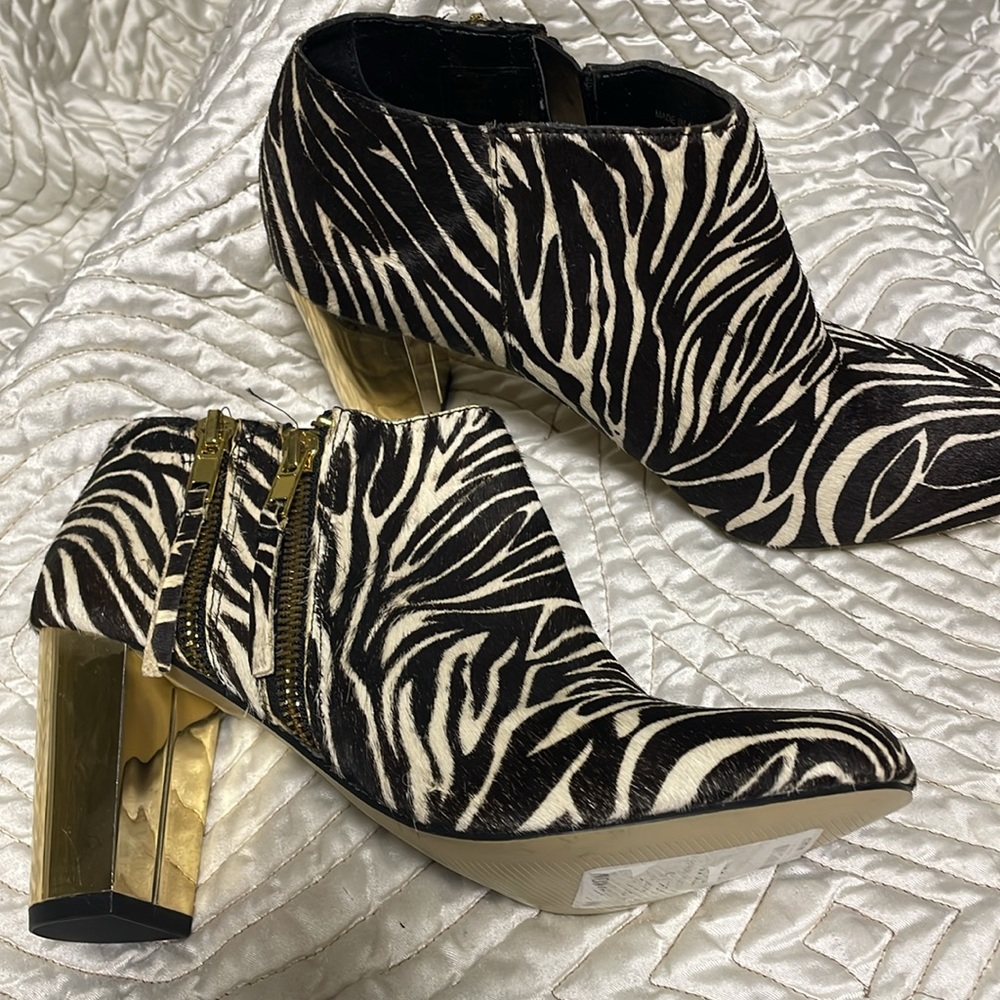 Dolce Vita Real Fur, Ankle Boots, Double Side Zip, Gold Heels.  Never worn.